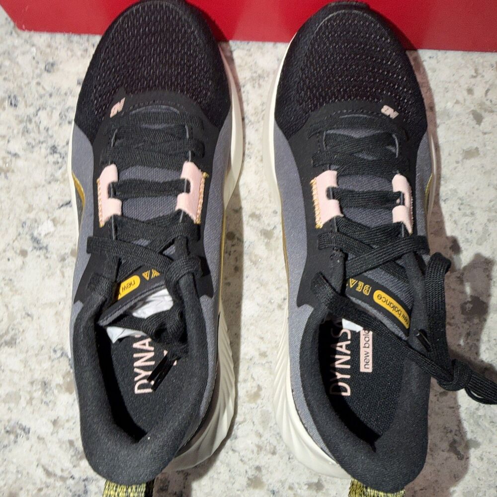 New Balance Women's 6 DynaSoft Beaya Sport Running Shoes Black, NEW!